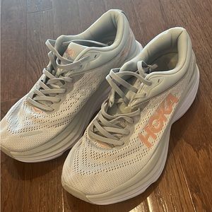 Hoka Bondi 8
